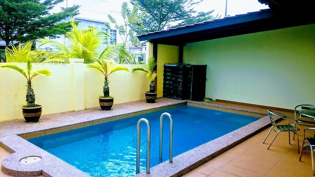 Private Jacuzzi Swimming Pool House Hotel Johor Bahru Casa de Férias