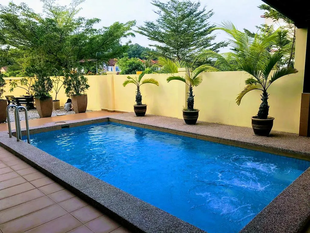 Private Jacuzzi Swimming Pool House Hotel Johor Bahru